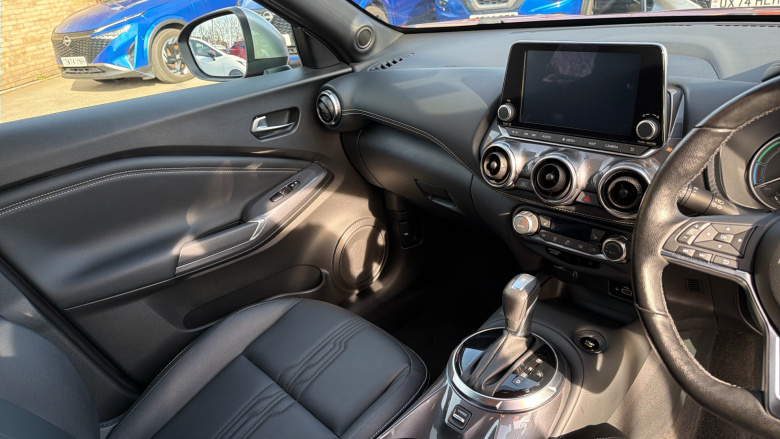 Nissan Juke 1.6 Hybrid Tekna 5dr Auto Hybrid Hatchback